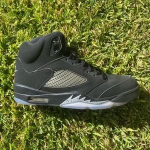 Jordan 5 Metallic Black